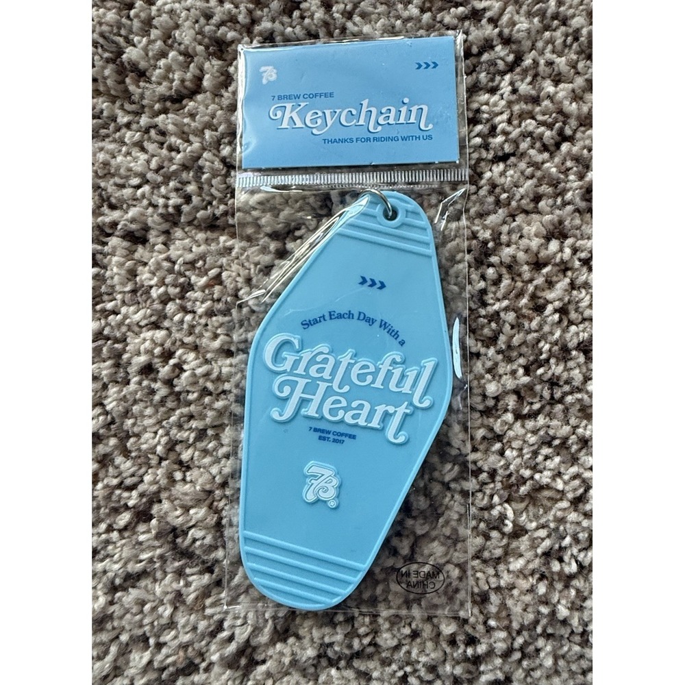 7 Brew Coffee Grateful Heart Hotel Keychain Limited Edition Blue 03/07/26 NEW!